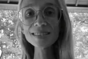 27 year old woman ends up DYing after deciding to eat only F… see more