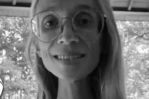 27 year old woman ends up DYing after deciding to eat only F… see more