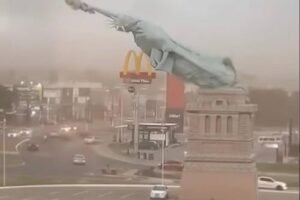 A 24- to 40-meter fiberglass Stat