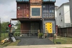 Man Uses 11 Shipping Containers To Build His 2,500 Square Foot Dream House, And The Inside Looks Amazing