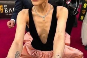 Ariana Grande Tests Positive for COVID-19: What Happened and How She Managed It