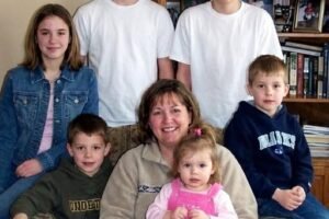 I Waited 4 Hours For My Six Children To Arrive For My 60th Birthday, Then A Police Officer Knocked And Handed Me A Note That Changed Everything!