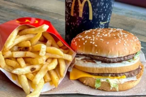 Fast Food Giant Closing Hundreds of Stores While Renovating Rest