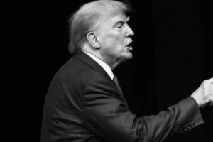 This photo is not edited. Look closer and try not to gasp when you see it