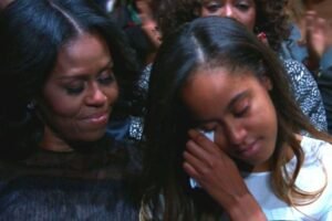 SAD NEWS!!20 Minutes ago in Chicago, Michelle Obama was confirmed as…See more