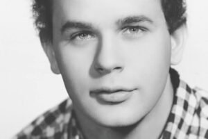 Music Legend & Former Teen Idol Passes at 82