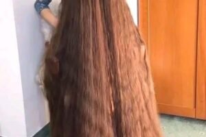 First Haircut in 25 Years Leaves Woman Looking Completely Different