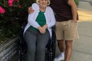 I took care of my 85-year-old neighbor for her inheritance, but she left me nothing — then her lawyer knocked the next morning with a dented lunchbox and a key I wasn’t supposed to recognize.