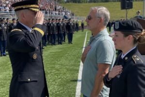 At My Daughter’s Army Ceremony, a Three-Star General Stopped to Salute Me—and the Reason Left Everyone Speechless