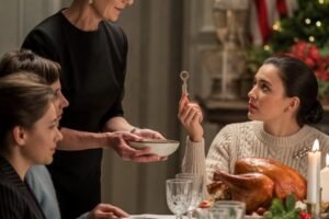 I Thanked My Aunt for a Keychain at Christmas Dinner—And She Casually Revealed What She’d Really Given Me
