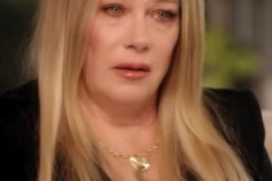 Christina Applegate ‘hospitalized’