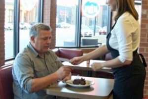 Undercover Owner Orders Steak – Waitress Secretly Slips Him a Note That Stops Him Cold Fort