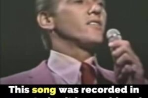 This song was recorded in 1955, today it is considered as one of the best songs ever! Watch the video in the first comment, When Righteous Brothers covered it a decade later? WOW
