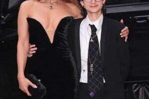 Jennifer Lopez’s son is already /,start… b See more