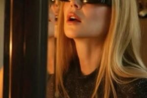 Nicole Kidman posing half-nak*d