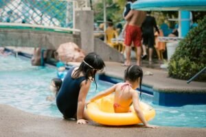 An Entitled Woman Took The Lounge Chairs My Daughter And I Had Reserved
