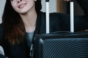 I Asked My Family To Pick Me Up After My Husband’s Funeral Abroad — Their Cruel Replies Made The Headlines That Night.