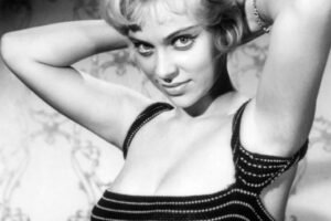 Beloved Actress From Iconic Scene Dies at 87