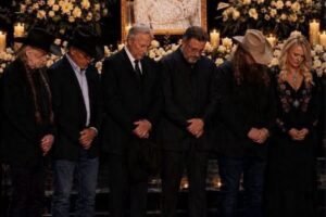 Dolly Parton Dies at 80: Doctor Shares Cancer Warning Signs You Shouldn’t Ignore
