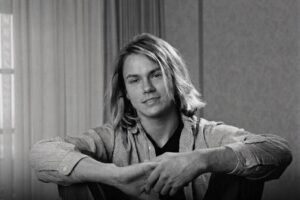 He Was Hollywood’s Brightest Young Star — Until One Night Outside a Club Changed Everything Forever